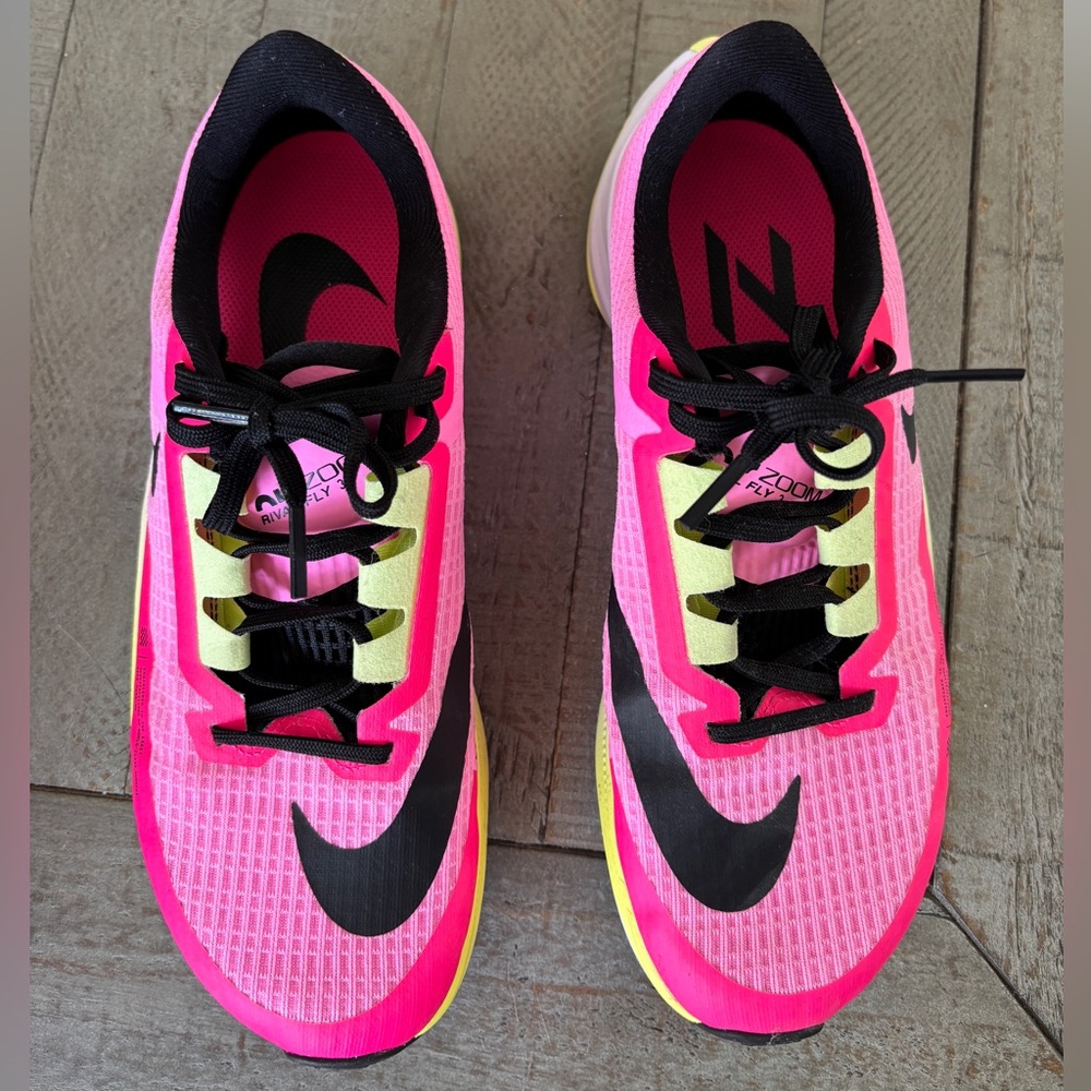 Nike Women's Neon Pink and Black Nike Zoom running shoes